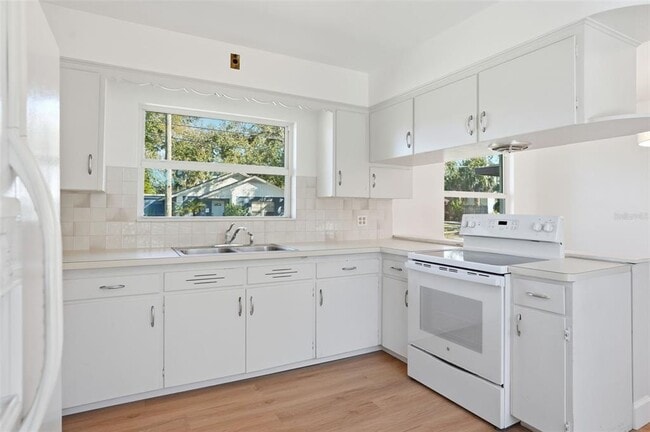 Building Photo - 2812 N Munro St