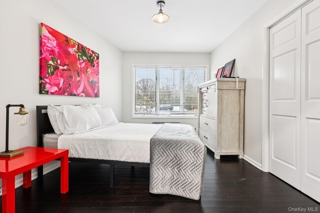 Building Photo - 6 Carol Ln