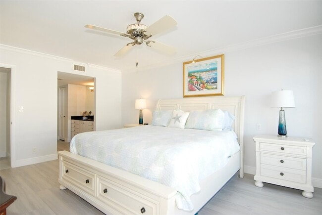 Building Photo - 3900 Galt Ocean Dr