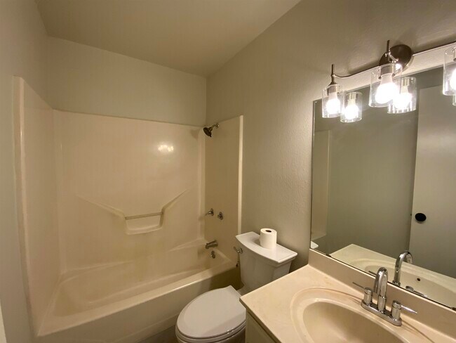 Building Photo - 119 Tours Ln