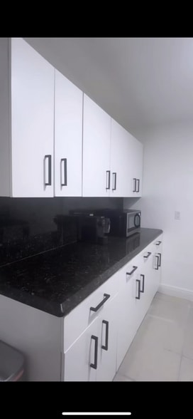 Primary Photo - 2381 Rutland St