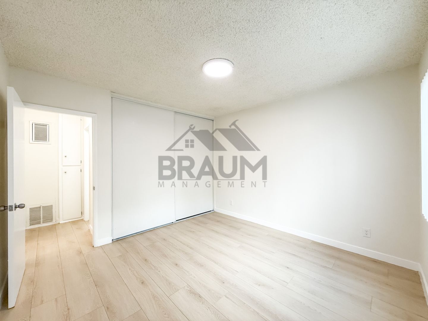 Building Photo - 6336 Tujunga Ave