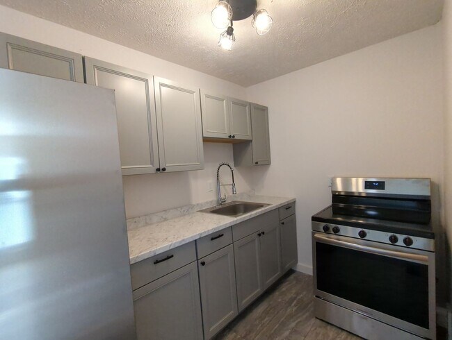 Building Photo - 2015 Duncan Ave