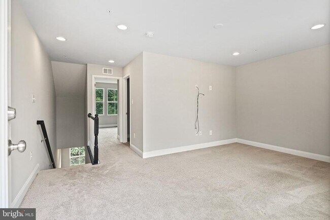 Building Photo - 7126 Tilbury Way