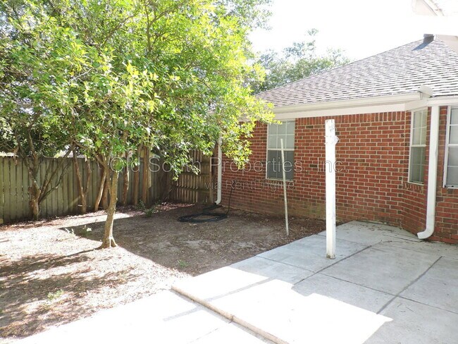 Building Photo - 2552 Southern Oaks Dr
