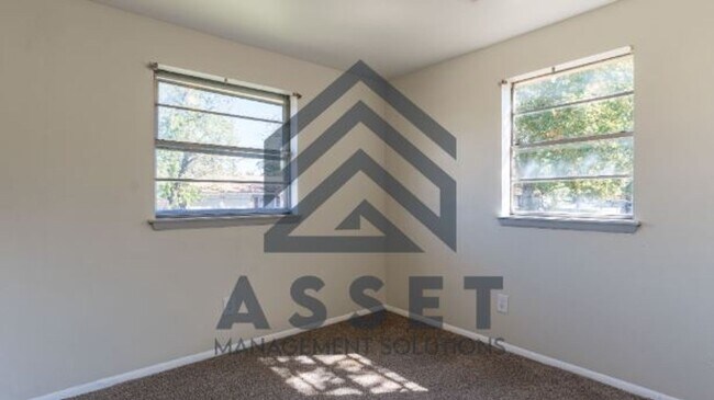 Building Photo - 4 Bedroom Available for Lease & Rent to Own!