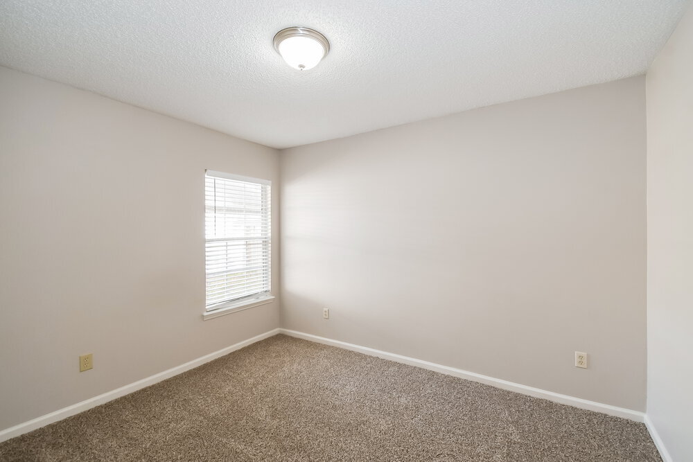 Building Photo - 1659 Spring Oaks Ln