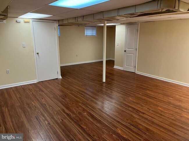 Building Photo - 6518 8th Ave