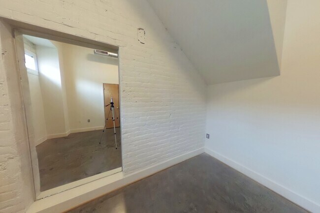 Building Photo - 301 Goshen St