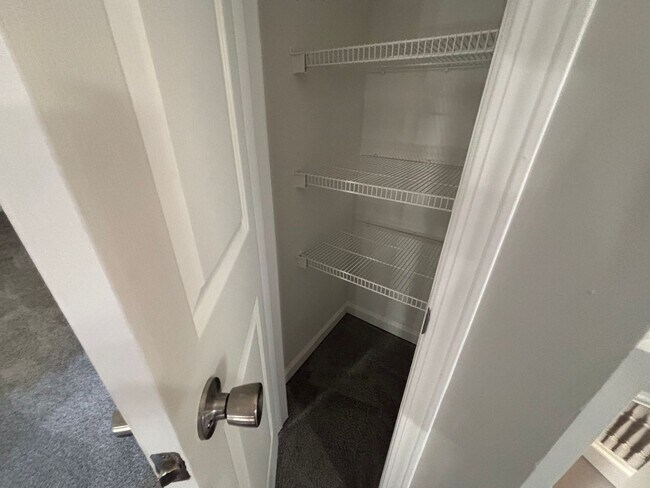 Building Photo - 1231 Beaver Trail Dr