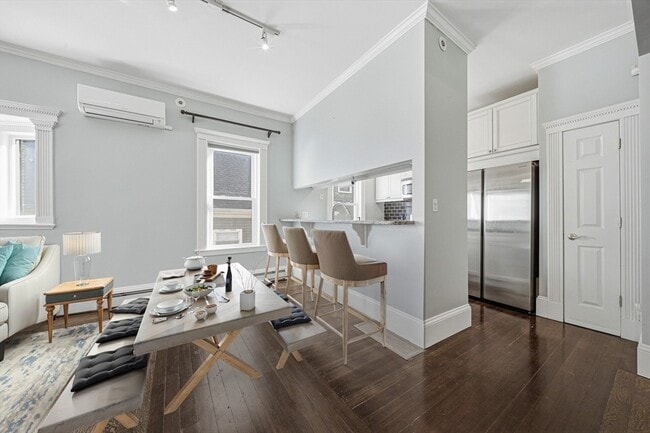 Building Photo - 33 Adams St