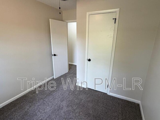 Building Photo - 17512 Bradshaw Rd