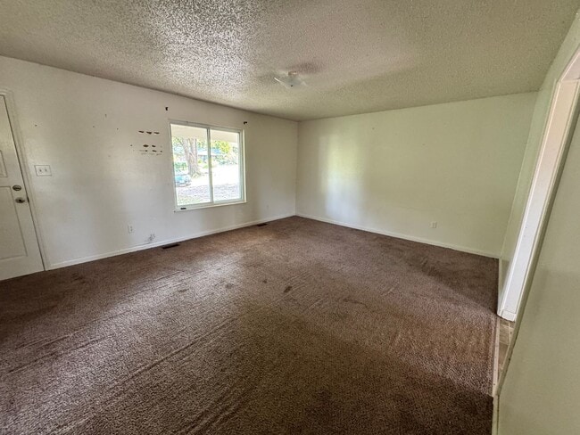 Building Photo - (Currently working on the property) 3/2 in...