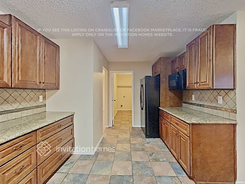 Building Photo - 1537 Englewood Dr
