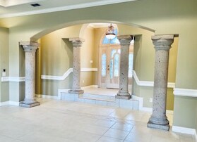 Gorgeous entry Foyer! - 10212 N 12th St
