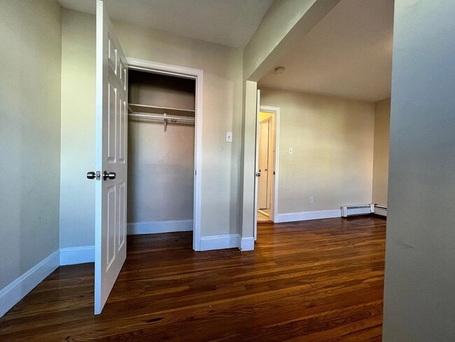 Building Photo - 15 Linden Ave