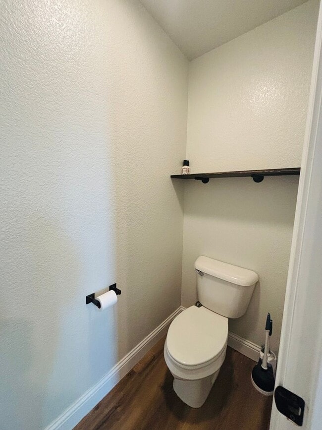 Building Photo - 517 Almond Tree Ln