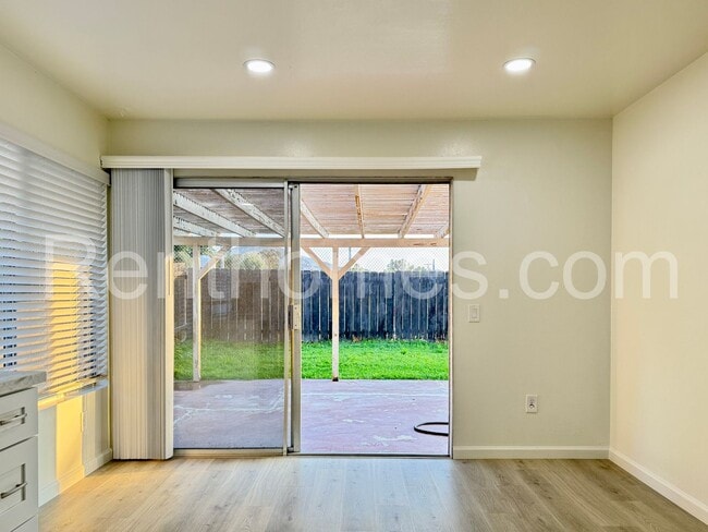 Building Photo - 13877 Wayland Grove Ct