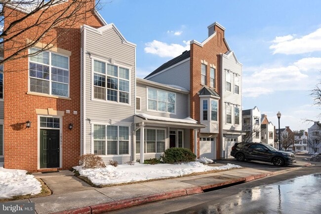 Building Photo - 10793 Symphony Way