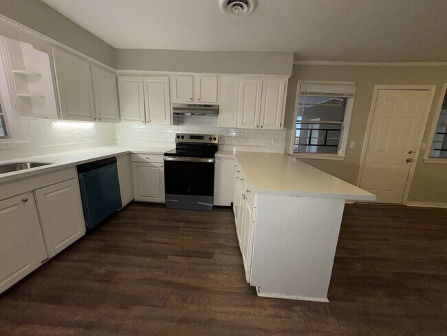 Building Photo - 4625 Tennyson St