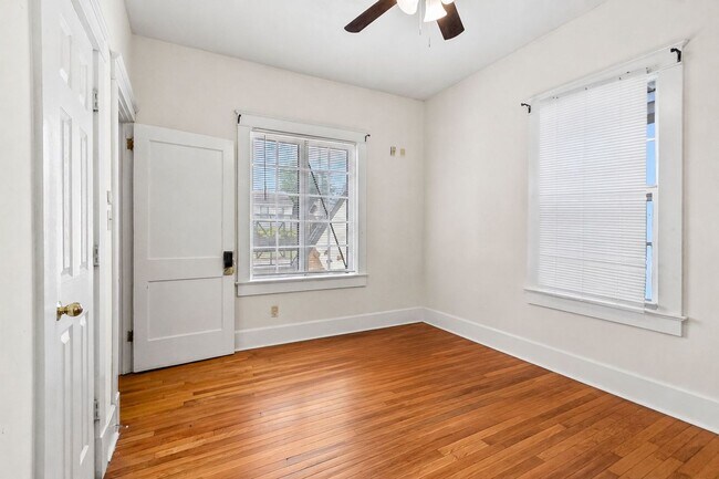 Building Photo - 1304 Riverside Dr