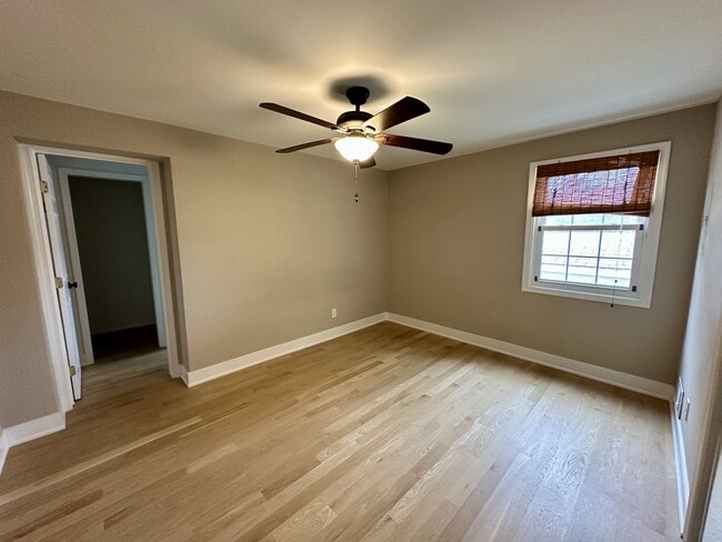 Building Photo - 2739 Woodley Pl