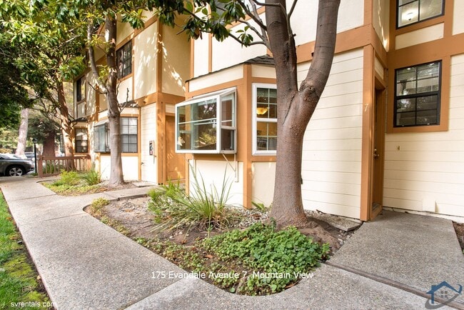 Building Photo - 175 Evandale Ave