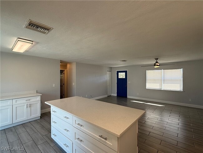 Building Photo - 1315 NE Pine Island Ln