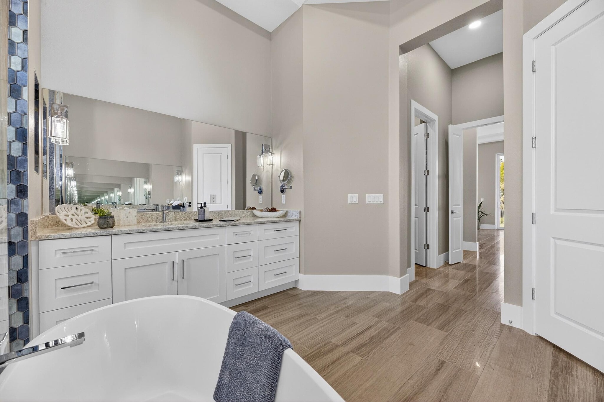 Building Photo - 638 Manns Harbor Dr