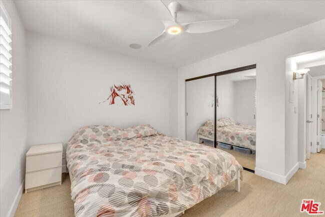 Building Photo - 10982 Roebling Ave