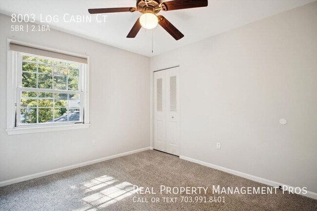 Building Photo - 8003 Log Cabin Ct