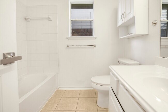 Building Photo - 18134 Stone Trail Manor Dr