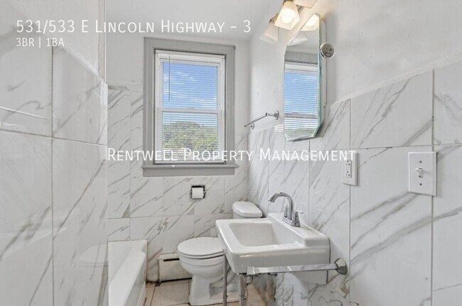 Building Photo - 531/533 E Lincoln Highway-3