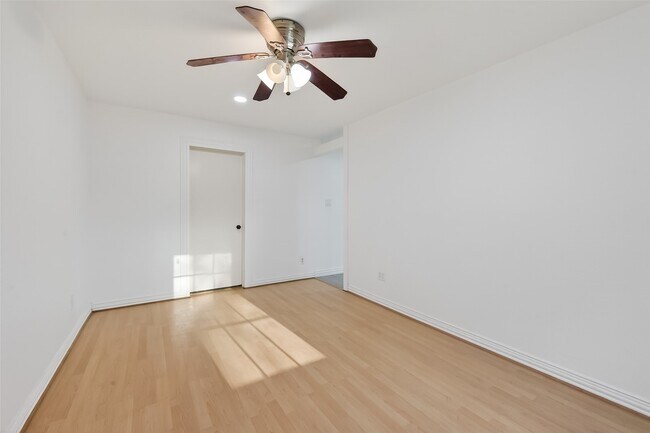 Building Photo - 2734 Triway Ln