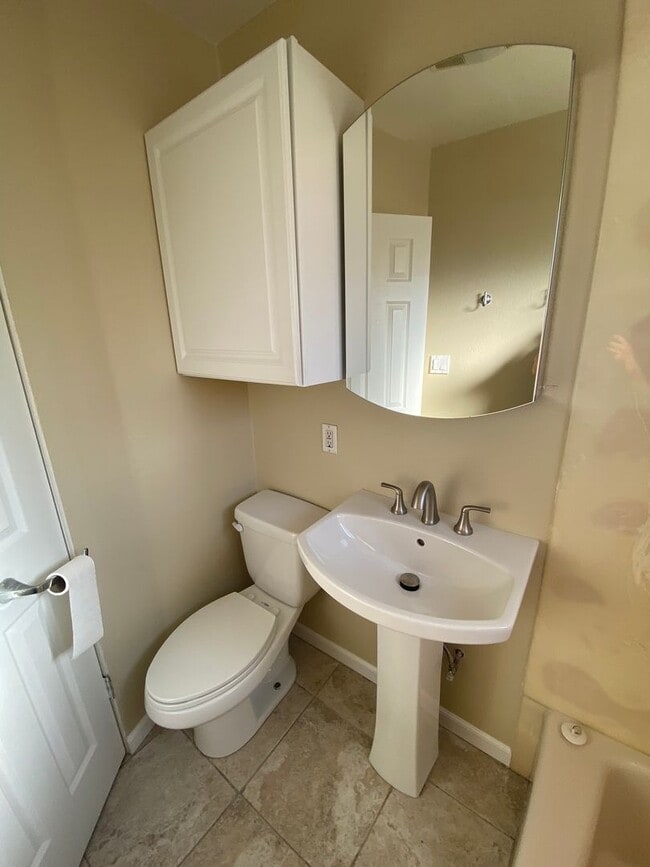 Building Photo - kl303r