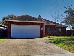 Building Photo - No Application Fee* $500 off first months ...