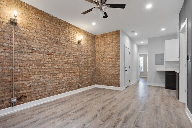 Building Photo - 6956 N Wolcott Ave