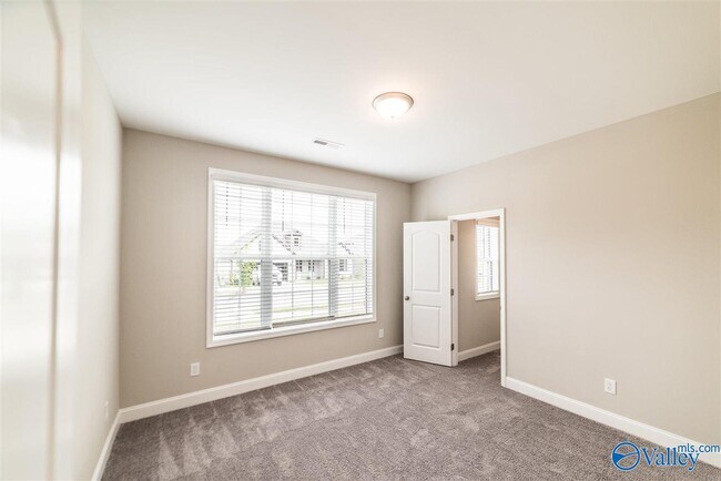 Building Photo - 3029 Crystal Creek Dr