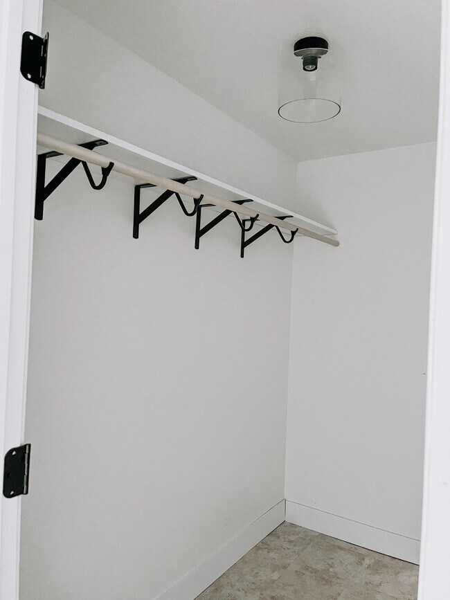 Building Photo - 237 E 270 N