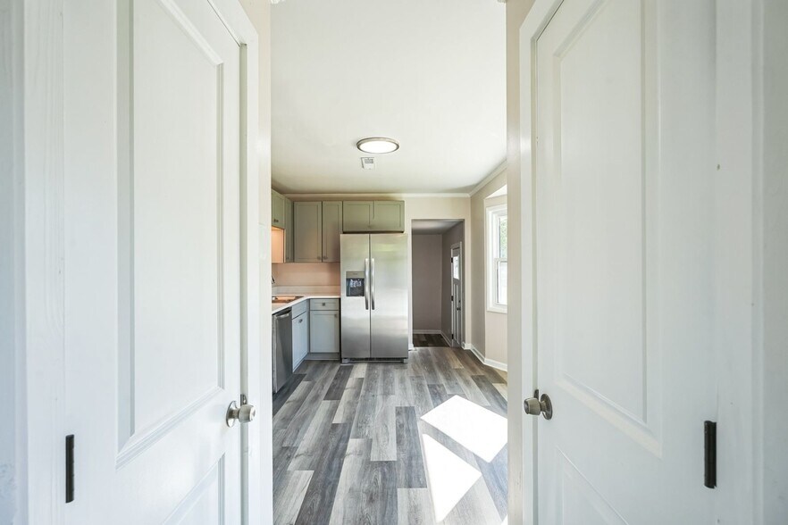 Building Photo - 309 Lagrange St