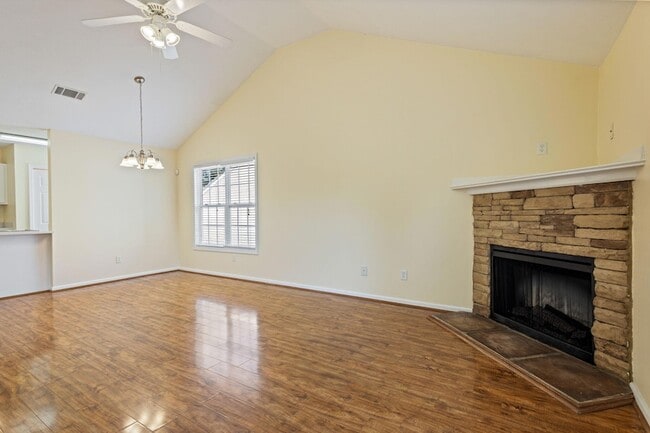 Building Photo - 422 Northrop Pl