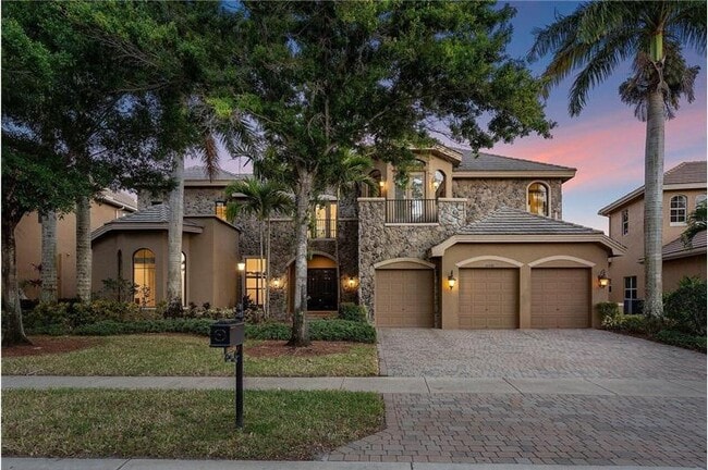 Building Photo - 10546 Versailles Blvd