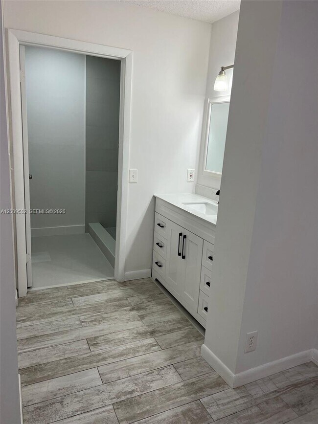 Building Photo - 9203 SW 138th Pl