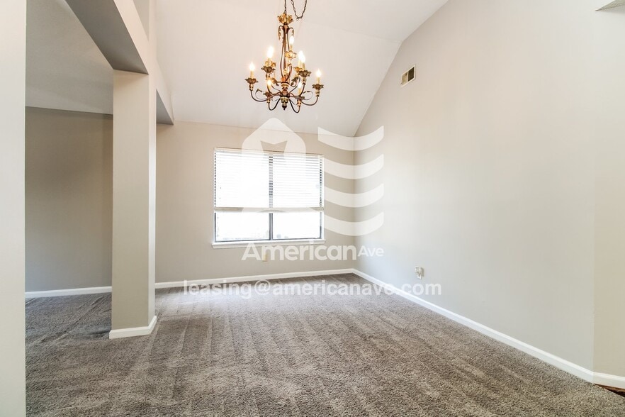 Building Photo - 220 Risdon Way