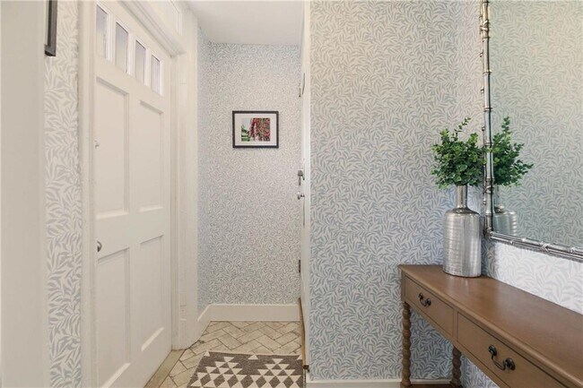 Building Photo - 38 Pope St