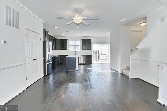 Building Photo - 210 Apsley Terrace