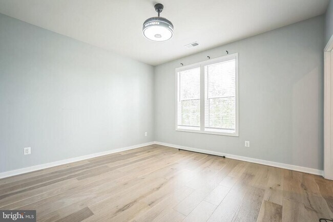 Building Photo - 22226 Philanthropic Dr