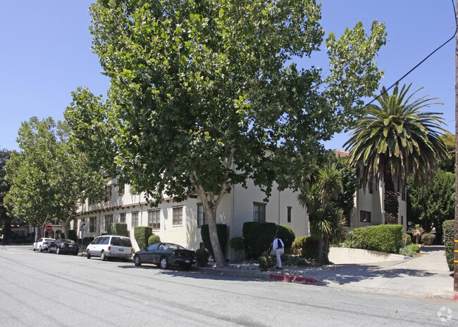 Primary Photo - Mission Court Apartments