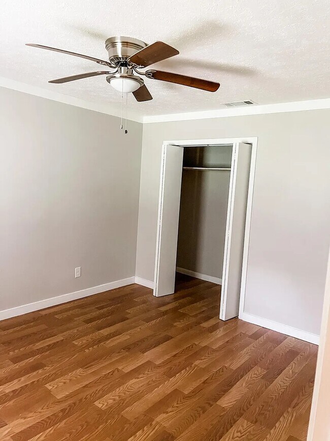 Building Photo - 59 St Johns Ave