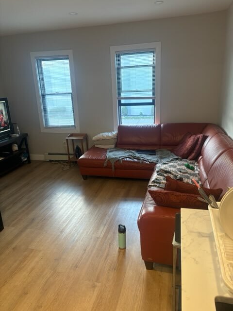 Building Photo - 42 Outwater Ln